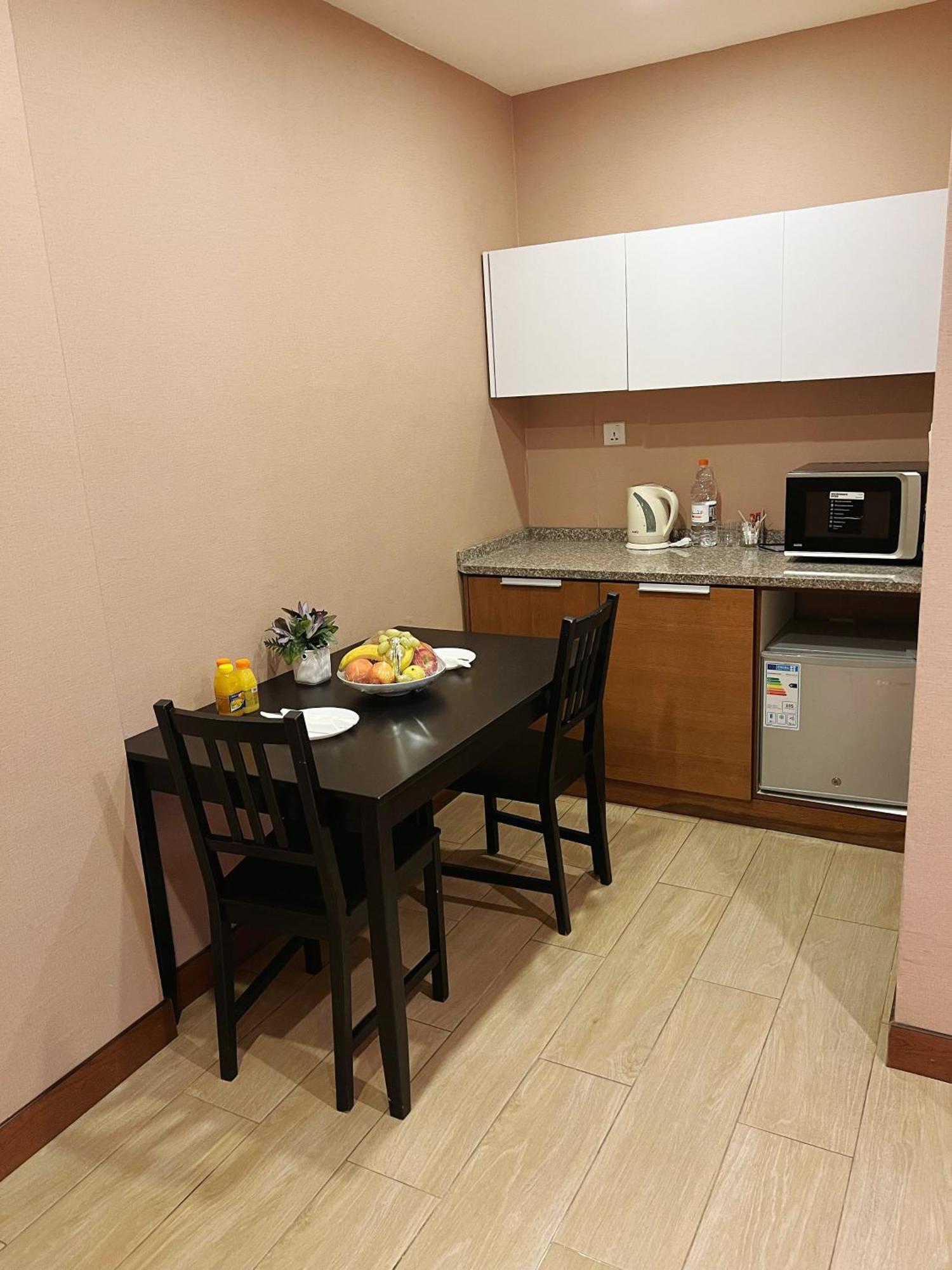 The Seventh Star Hotel Suites Амман Екстер'єр фото