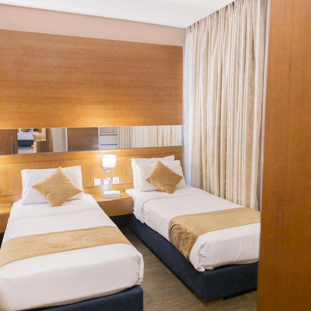 The Seventh Star Hotel Suites Амман Екстер'єр фото