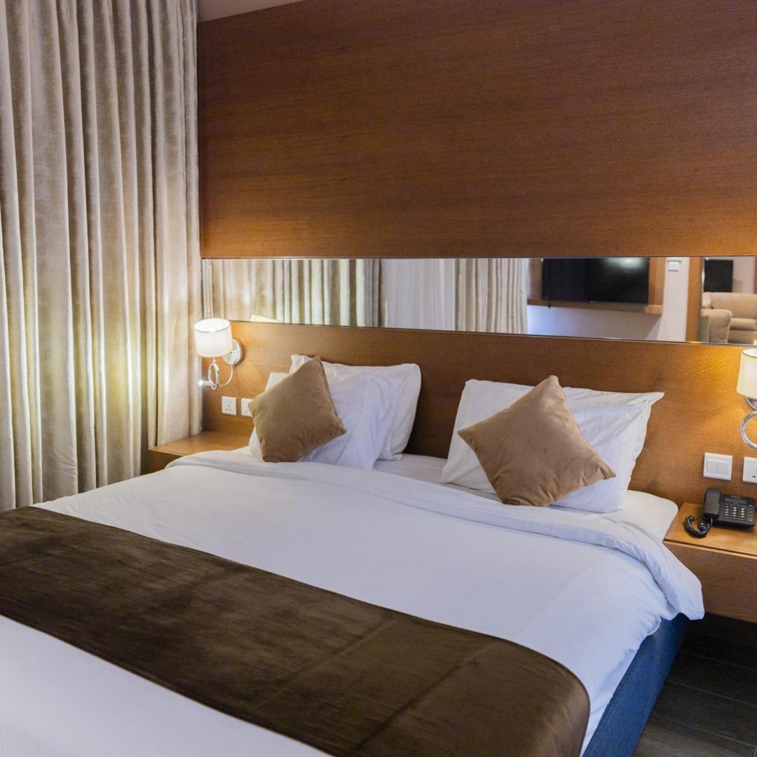 The Seventh Star Hotel Suites Амман Екстер'єр фото